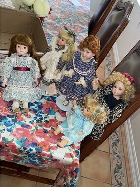 Porcelain Dolls Set of 5